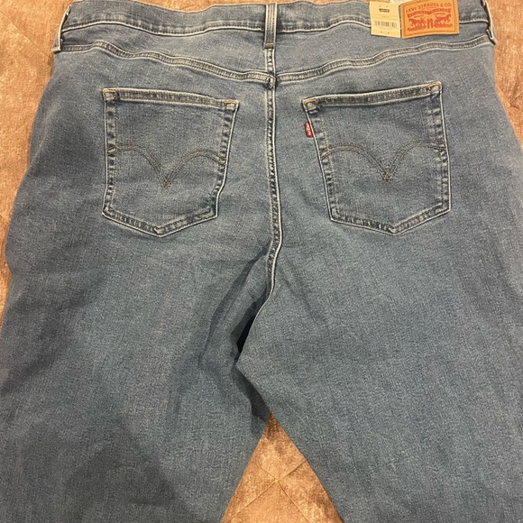 Levi’s high waisted mom jeans size 22W - Picture 3 of 3